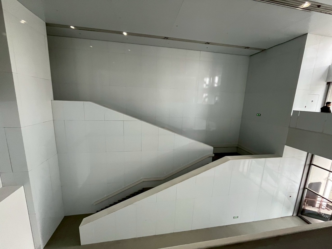 IMG250402_2F_Back Hall_08.jpeg